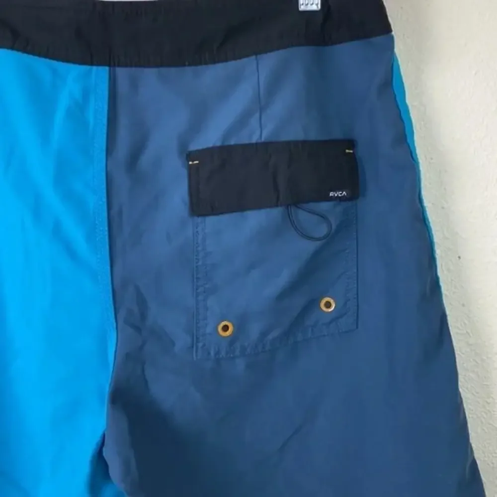 RVCA | Men's Classic Non-Stretch Swim Trunk Shorts 34